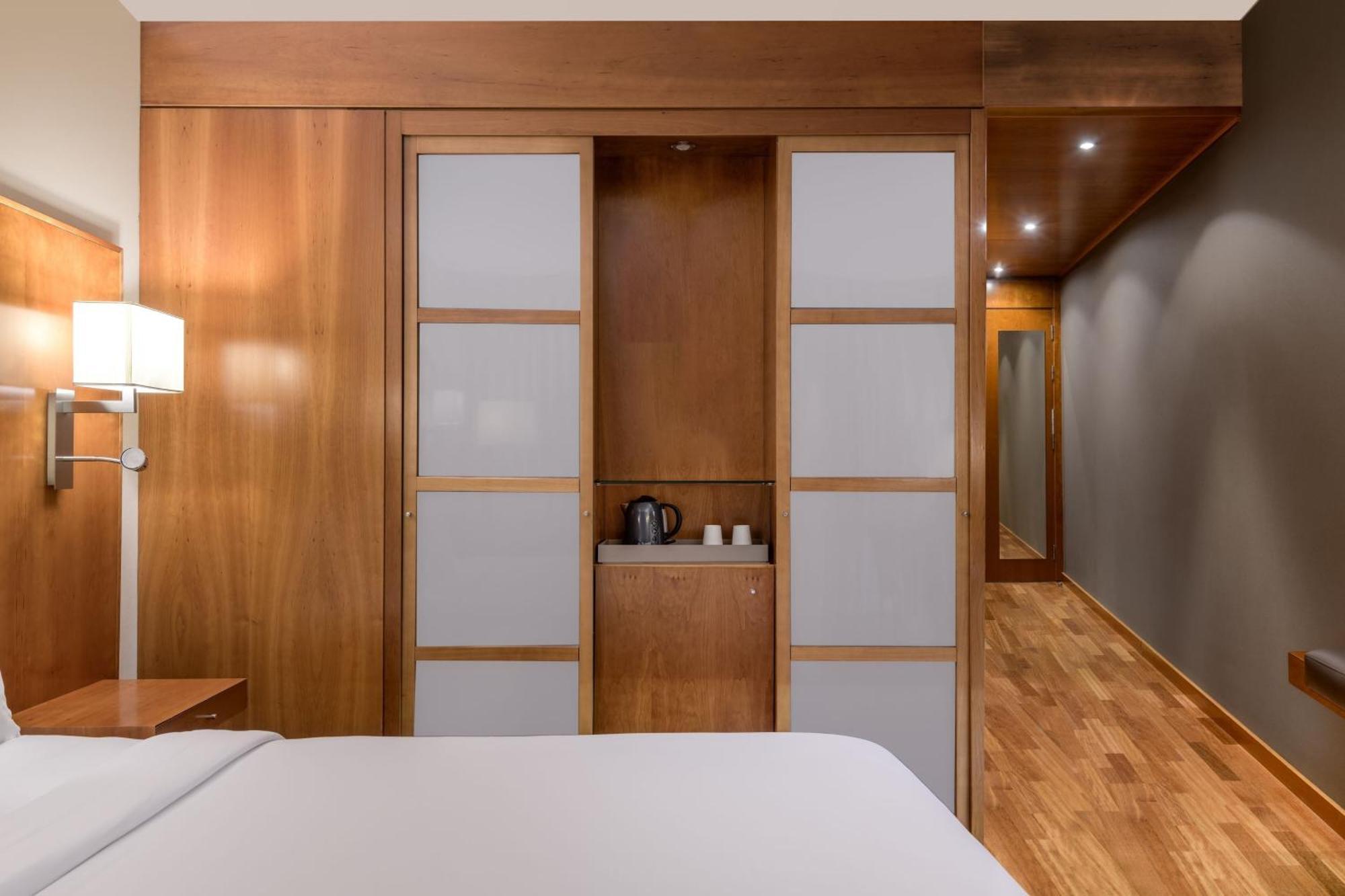 Ac Hotel Aitana By Marriott Madrid Exterior photo