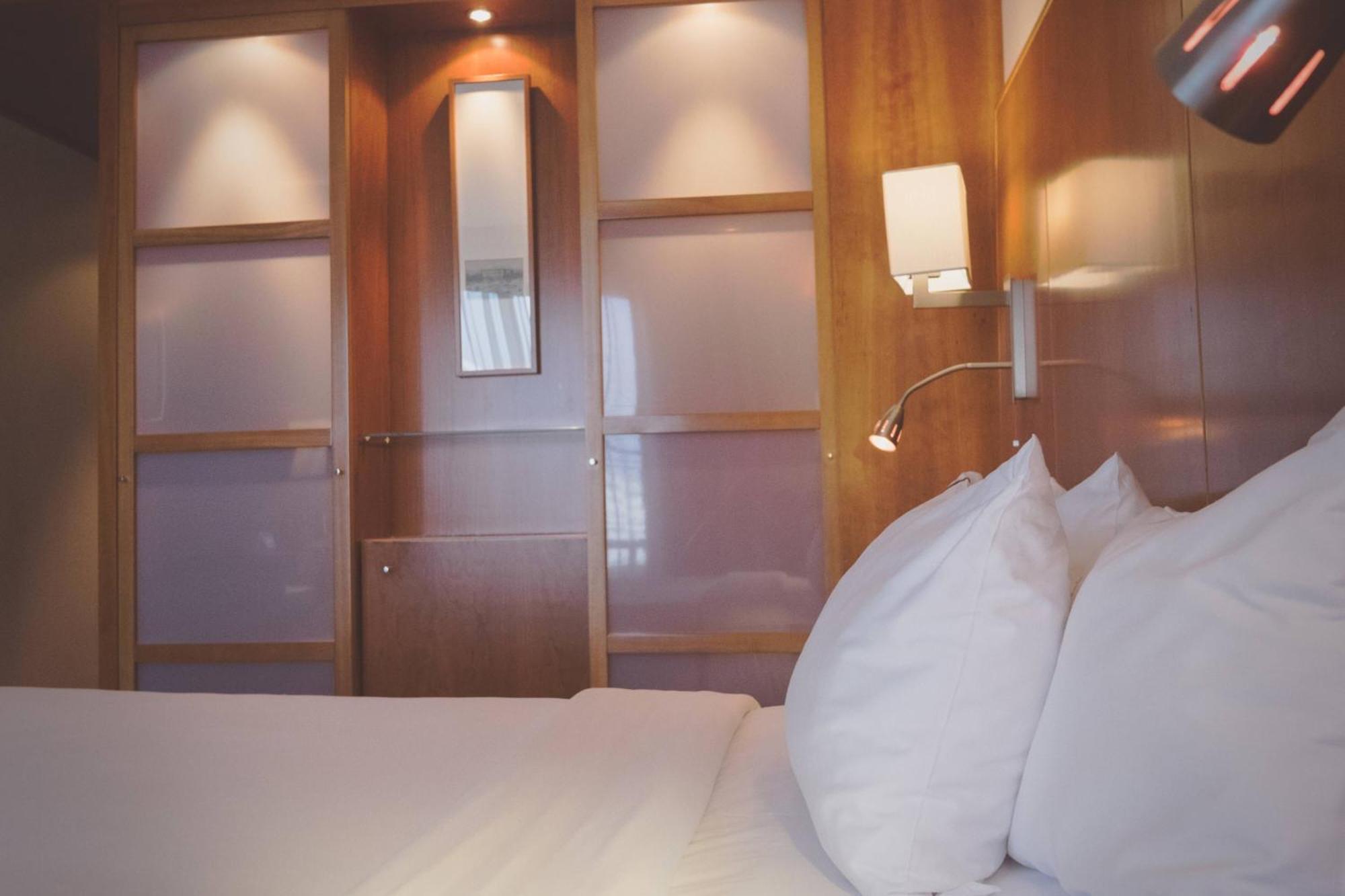 Ac Hotel Aitana By Marriott Madrid Exterior photo
